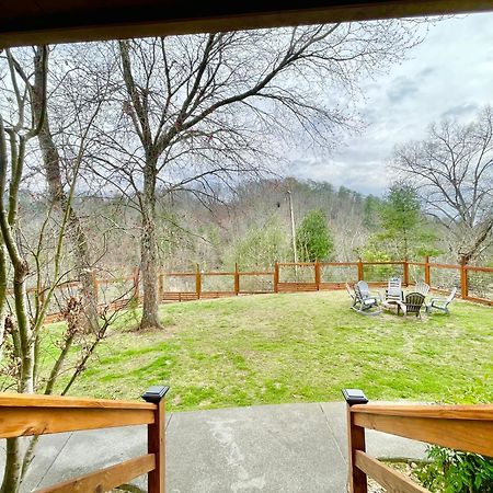 5Bedrooms*4King Beds*Outstanding Location*Hottub* Sevierville Ngoại thất bức ảnh