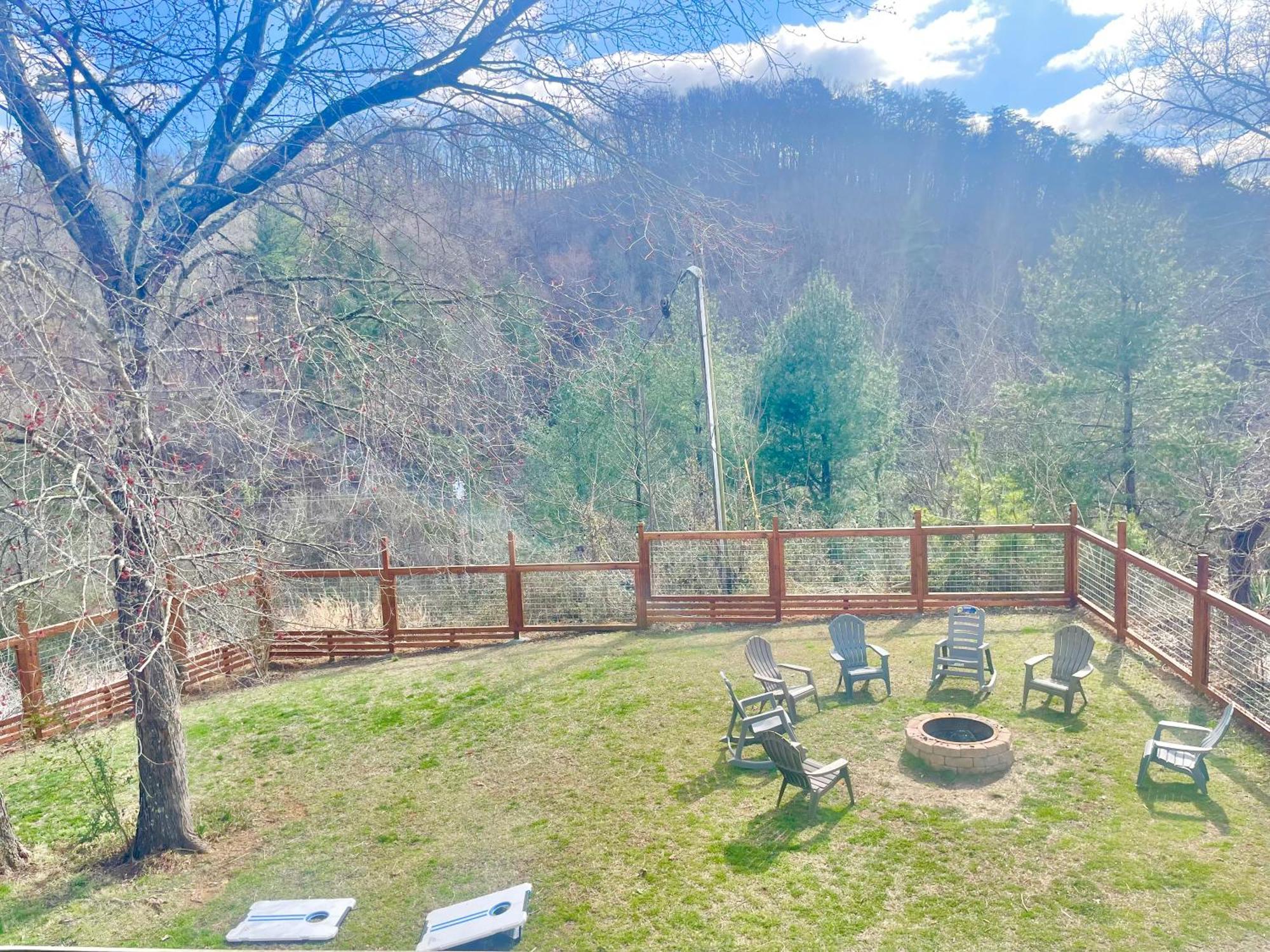 5Bedrooms*4King Beds*Outstanding Location*Hottub* Sevierville Ngoại thất bức ảnh