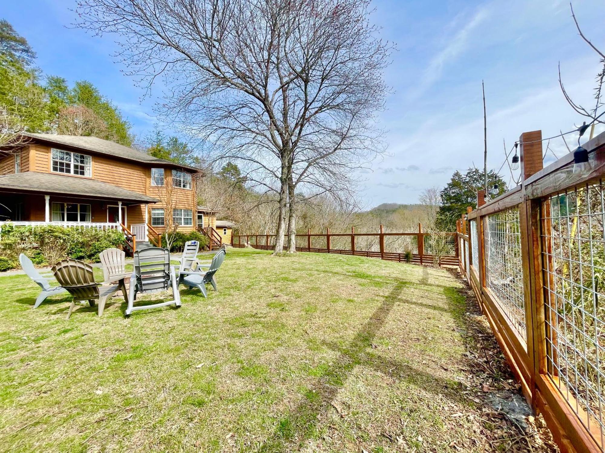 5Bedrooms*4King Beds*Outstanding Location*Hottub* Sevierville Ngoại thất bức ảnh
