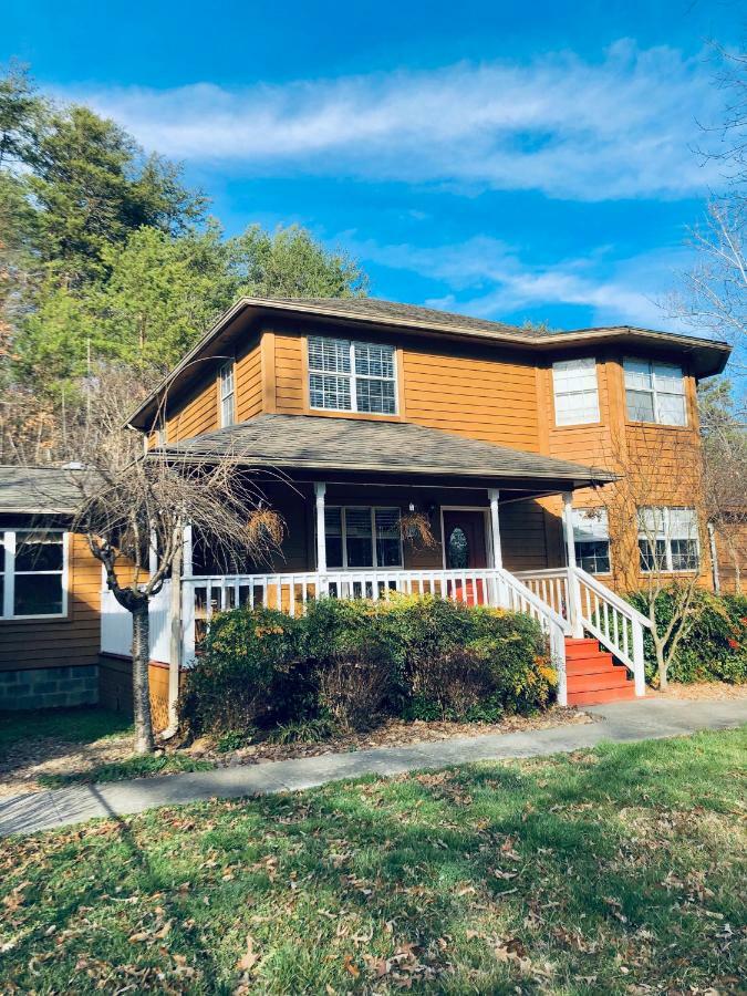 5Bedrooms*4King Beds*Outstanding Location*Hottub* Sevierville Ngoại thất bức ảnh
