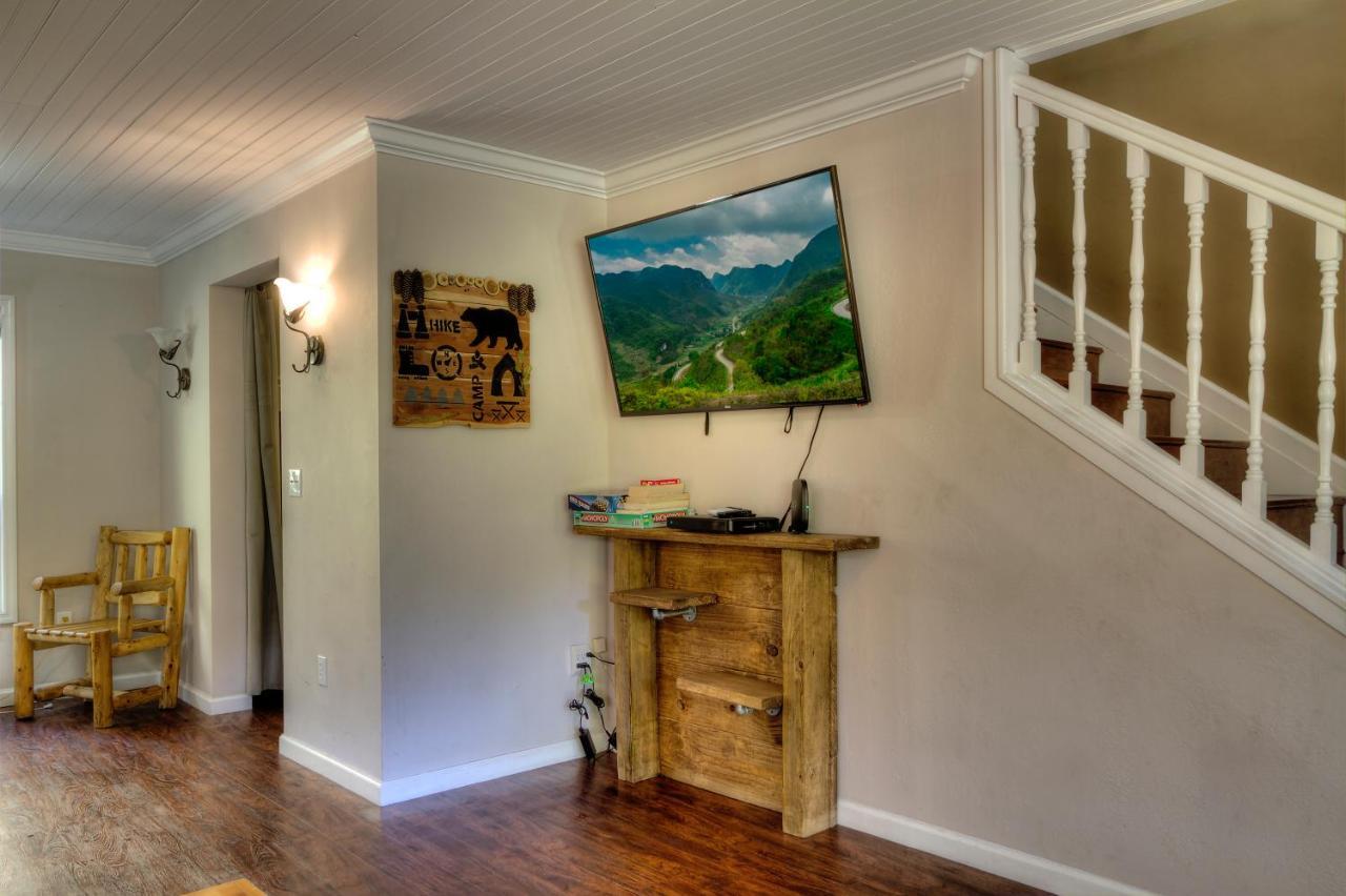 5Bedrooms*4King Beds*Outstanding Location*Hottub* Sevierville Ngoại thất bức ảnh