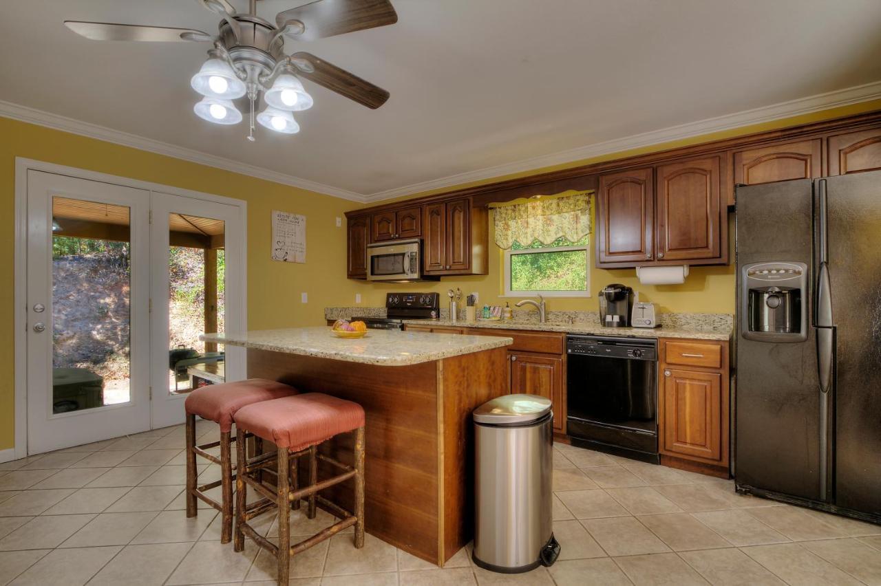 5Bedrooms*4King Beds*Outstanding Location*Hottub* Sevierville Ngoại thất bức ảnh