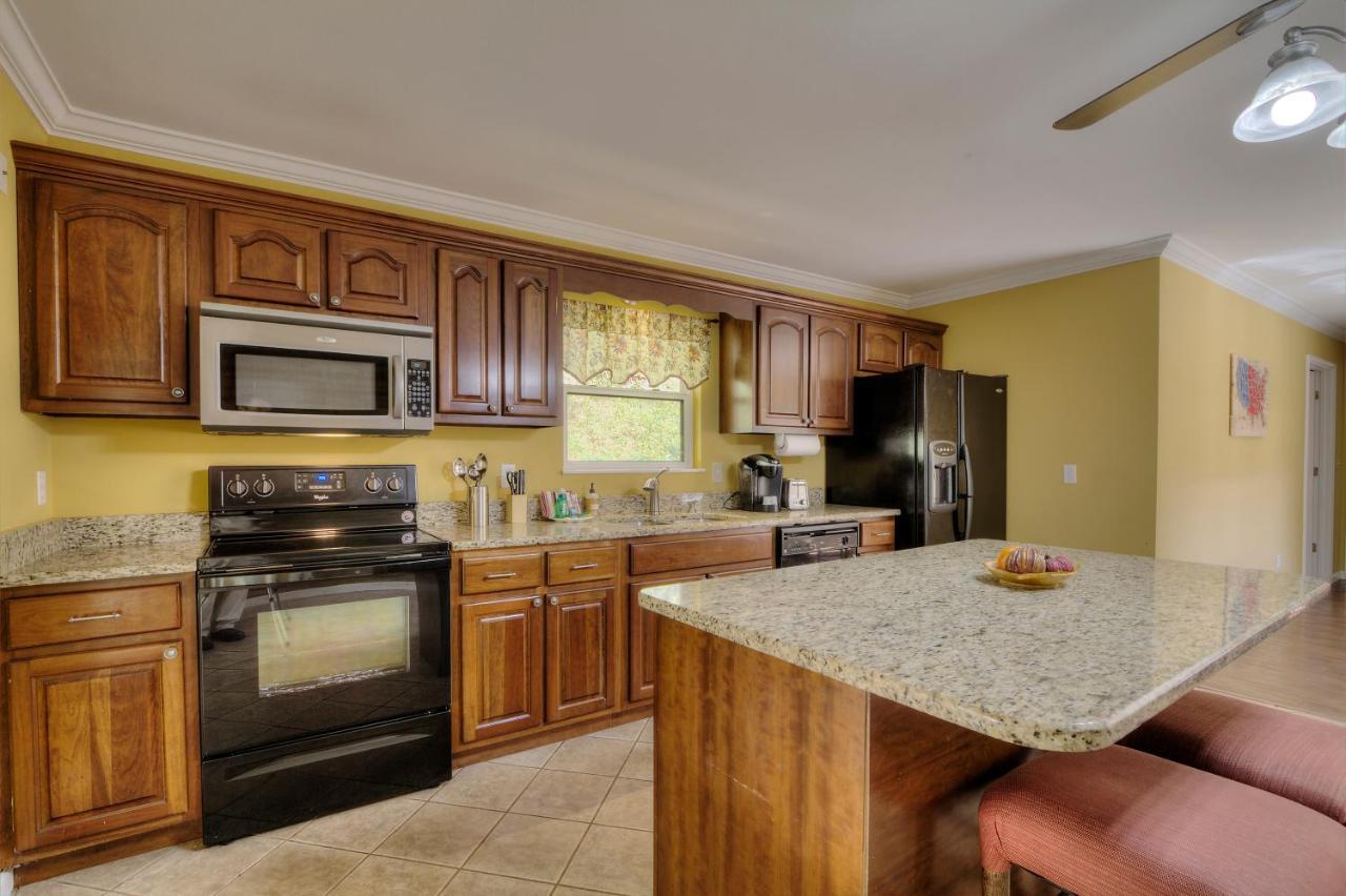 5Bedrooms*4King Beds*Outstanding Location*Hottub* Sevierville Ngoại thất bức ảnh