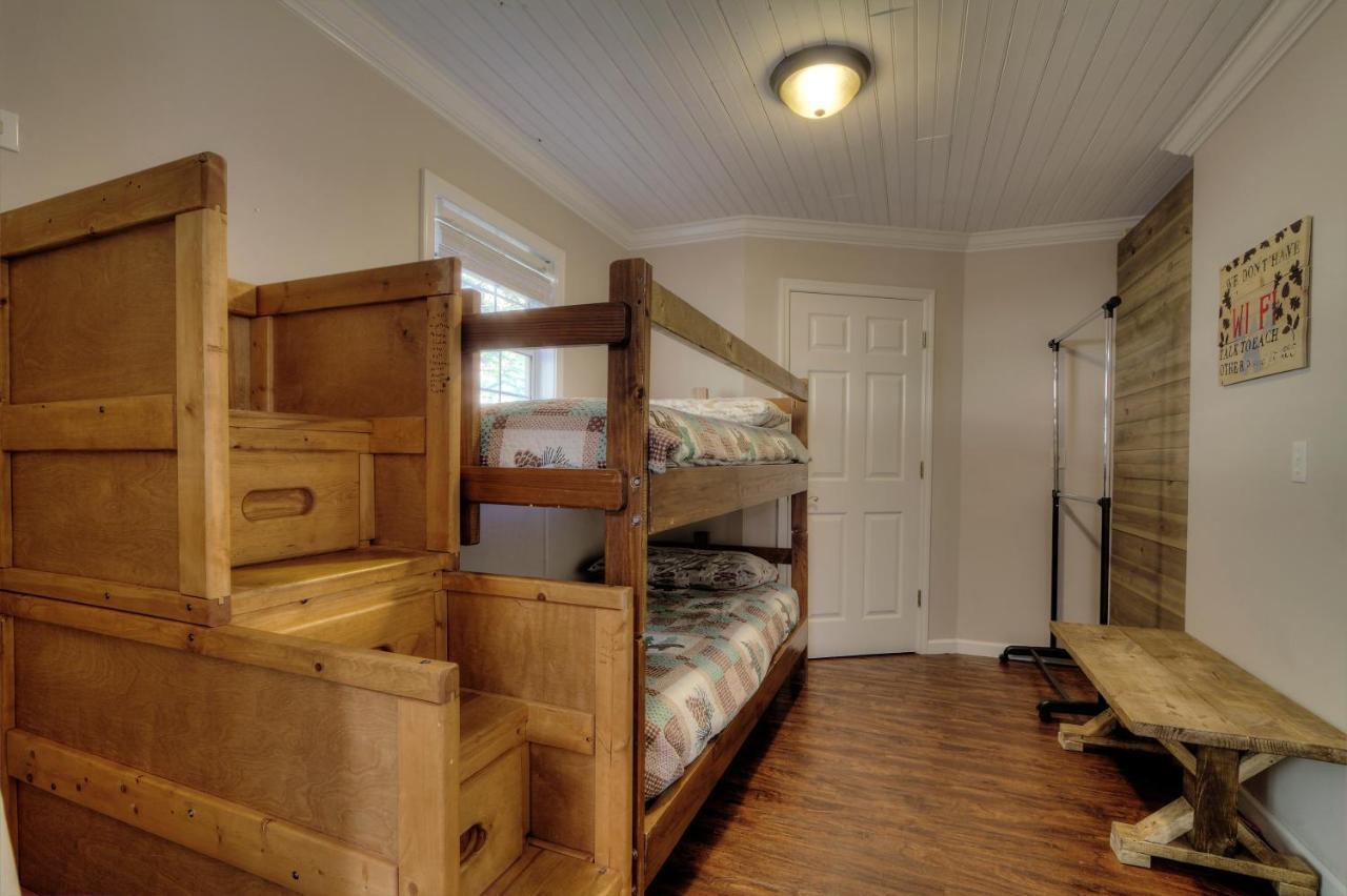 5Bedrooms*4King Beds*Outstanding Location*Hottub* Sevierville Ngoại thất bức ảnh